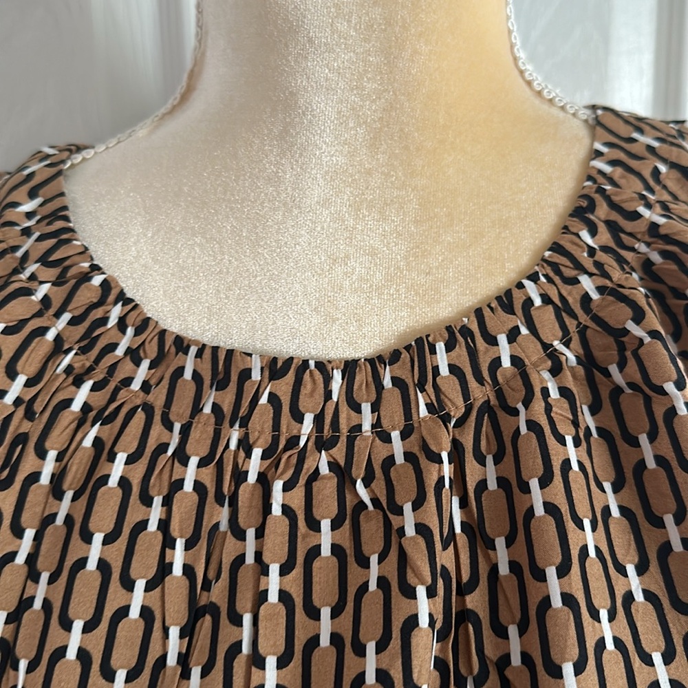 LOFT Geo Flutter Sleeve Top Size M - Picture 5 of 11